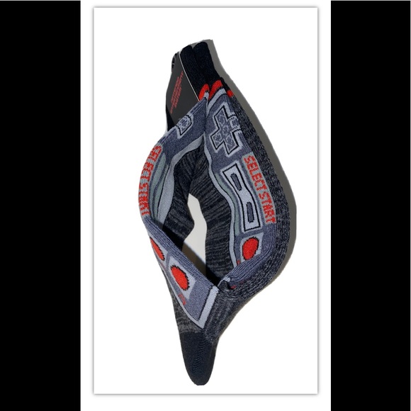 Nintendo Controller Crew Socks 1 Pair Men 8-12 Gray Black Red Gamer NES 8Bit NEW - Picture 6 of 12